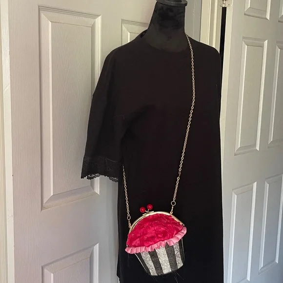 Betsey Johnson Cupcake Crossbody Bag- - Picture 7 of 8